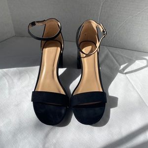 A new day black block heel size 9